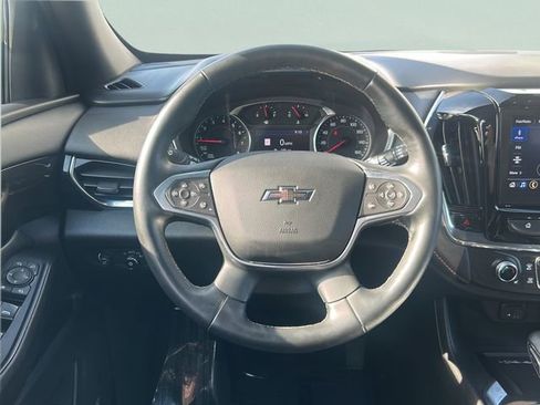 Used 2023 Chevrolet Traverse RS image 8