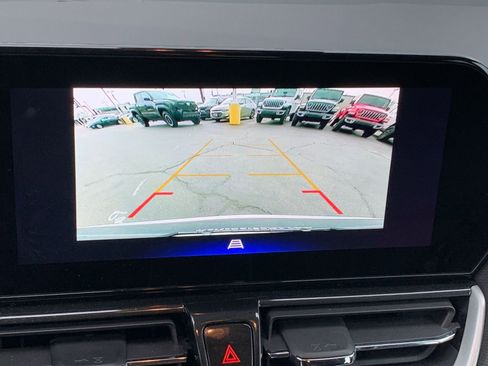 Used 2025 Chevrolet TrailBlazer LT w/ Driver Confidence Package image 17