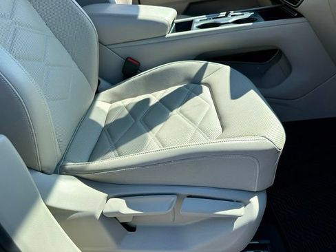 Used 2024 Volkswagen Atlas SE FWD image 24