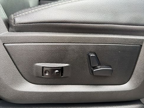 Used 2017 RAM 1500 Laramie w/ Convenience Group image 27