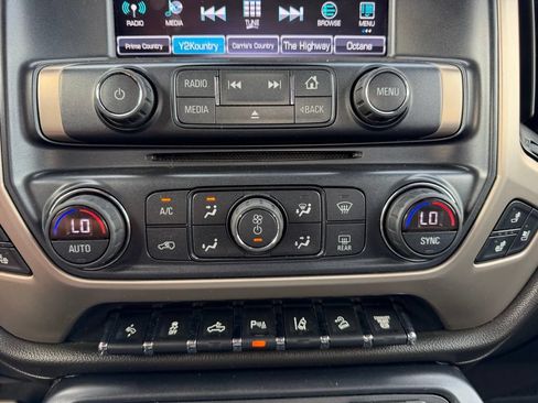 Used 2018 GMC Sierra 2500 Denali w/ Duramax Plus Package AWD/4WD image 18
