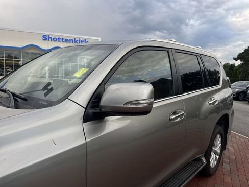 Used 2023 Lexus GX 460 Premium AWD/4WD image 5