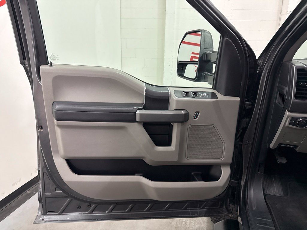 Used 2019 Ford F250 XLT w/ Snow Plow Prep Package AWD/4WD image 12