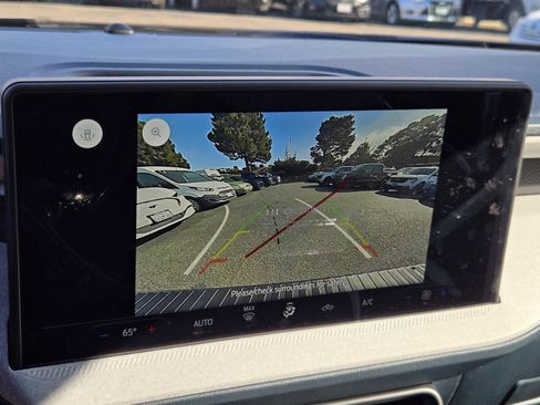 New 2025 Ford Maverick XLT image 8