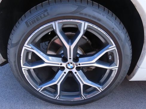 Used 2019 BMW X5 xDrive40i w/ M Sport Package AWD/4WD image 17