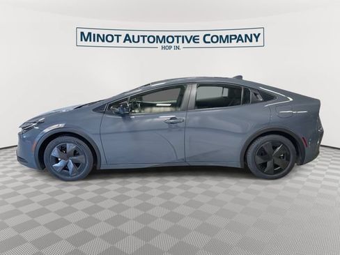 Used 2025 Toyota Prius LE FWD image 6