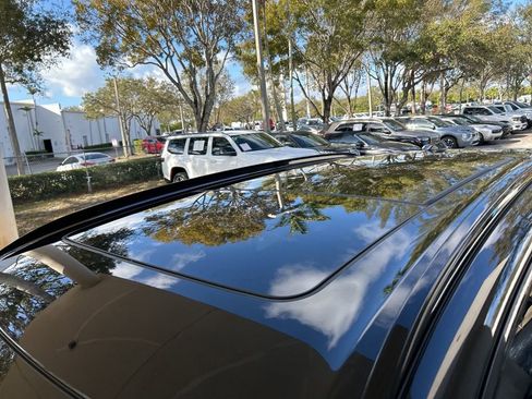 Used 2024 BMW X5 sDrive40i w/ M Sport Package image 19