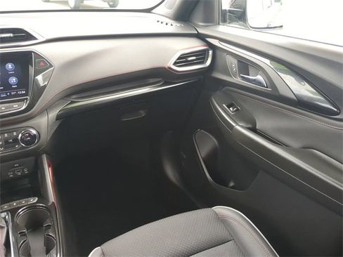 Used 2021 Chevrolet TrailBlazer RS w/ Technology Package image 17