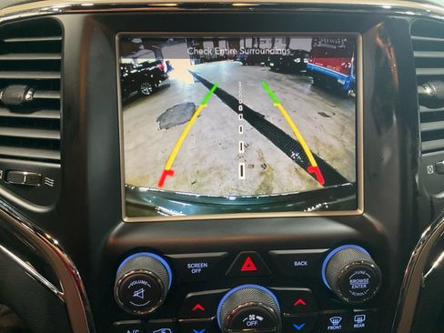Used 2016 Jeep Grand Cherokee Overland w/ Advanced Technology Group AWD/4WD image 26
