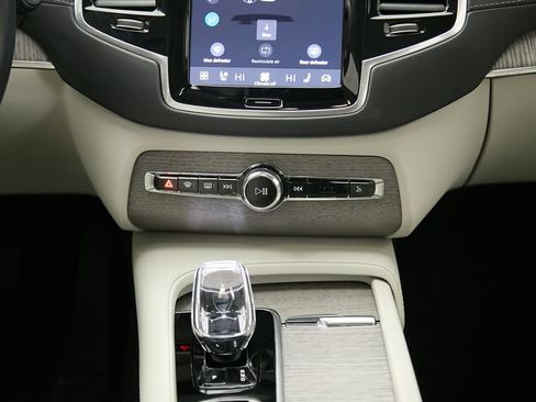 Certified 2024 Volvo XC90 T8 Ultimate AWD/4WD image 29