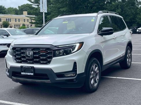 Certified 2023 Honda Passport TrailSport image 3