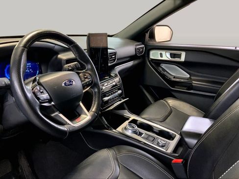 Used 2023 Ford Explorer ST w/ Equipment Group 401A AWD/4WD image 17