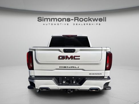 Used 2024 GMC Sierra 1500 Denali w/ Technology Package AWD/4WD image 4