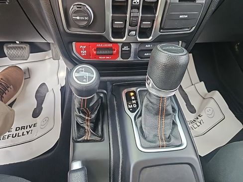 Used 2021 Jeep Gladiator Mojave w/ LED Lighting Group AWD/4WD image 15