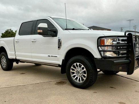 Used 2022 Ford F250 Lariat w/ Lariat Value Package image 6