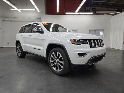 Used 2018 Jeep Grand Cherokee Limited w/ Luxury Group II image 4