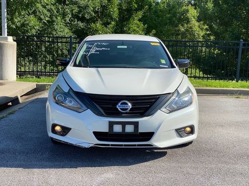 Used 2018 Nissan Altima 2.5 SR w/ SR Midnight Edition FWD image 2