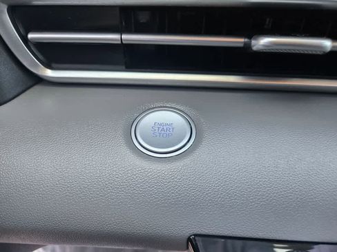 Used 2023 Hyundai Elantra SEL FWD image 16