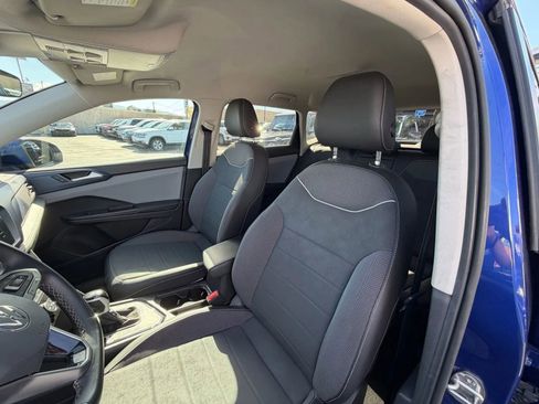 Used 2024 Volkswagen Taos SE image 9