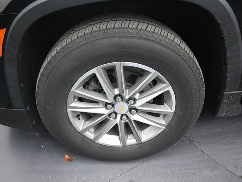 Used 2023 Chevrolet Traverse LT FWD image 10