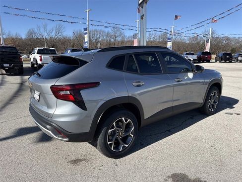 New 2026 Chevrolet Trax LT image 7