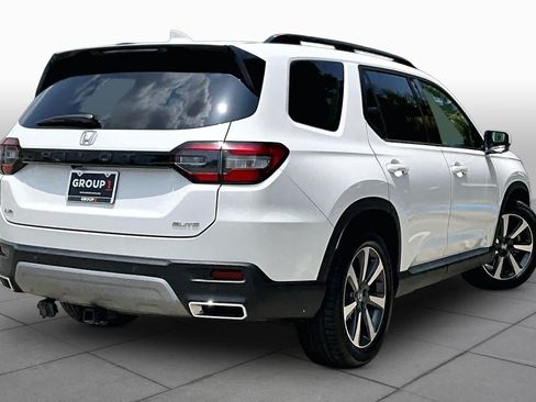 Used 2023 Honda Pilot Elite image 12