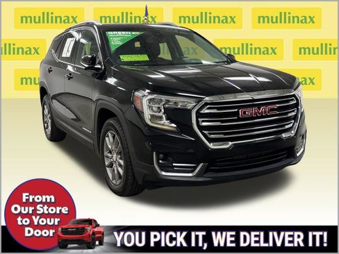 Used 2024 GMC Terrain SLT AWD/4WD image 2
