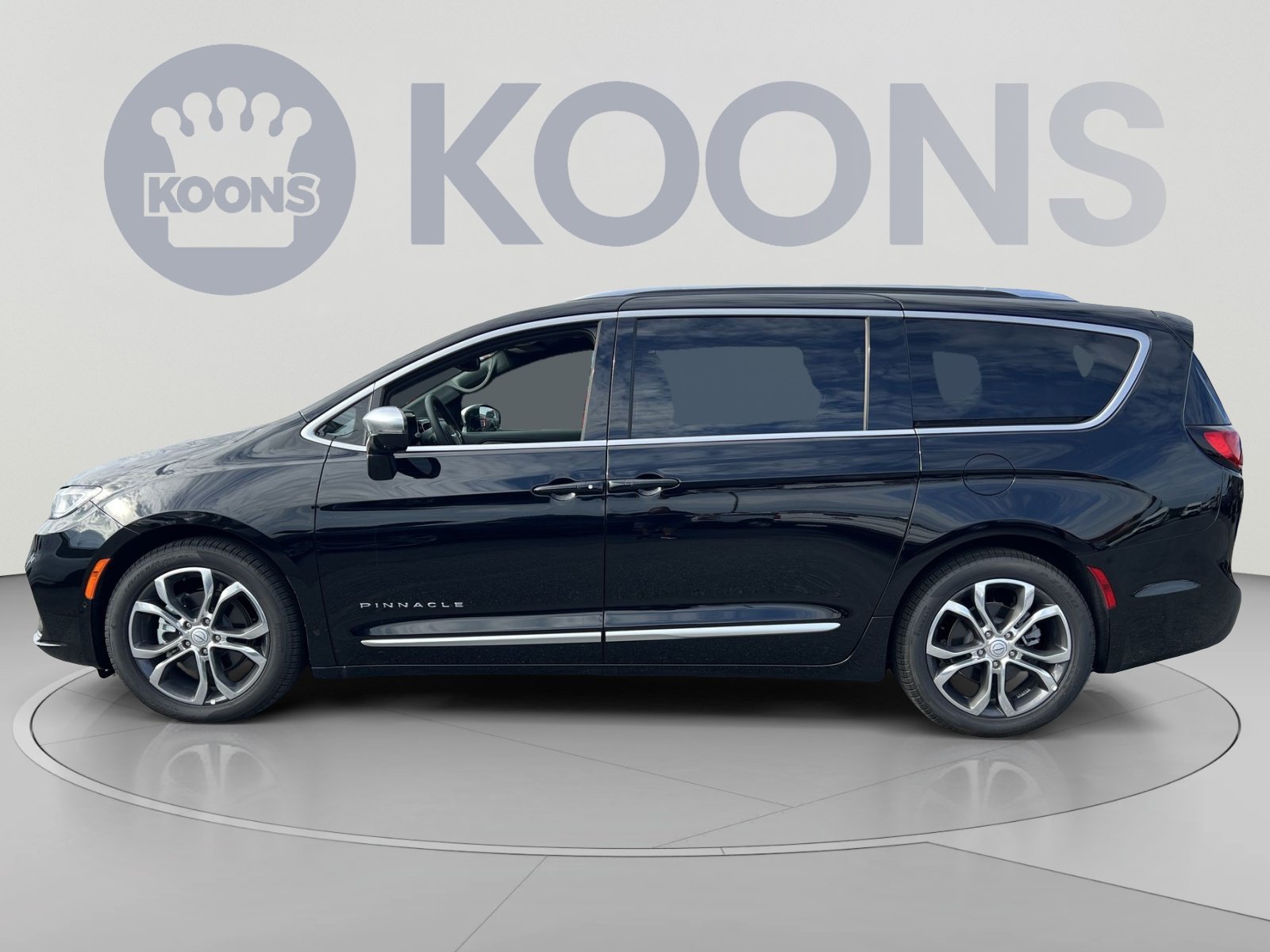 Used 2026 Chrysler Pacifica Pinnacle FWD image 2
