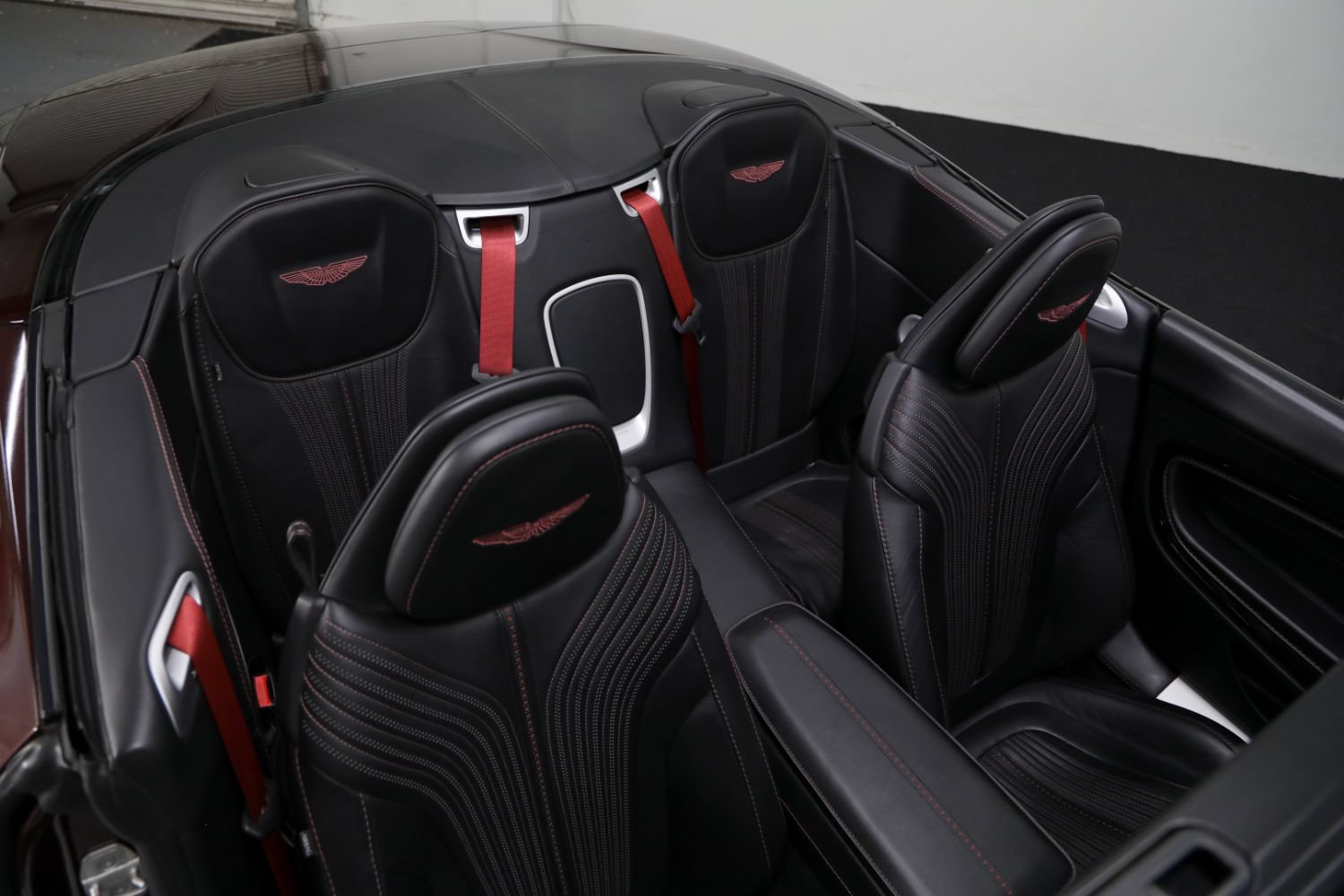 Used 2019 Aston Martin DB11 Volante RWD image 36