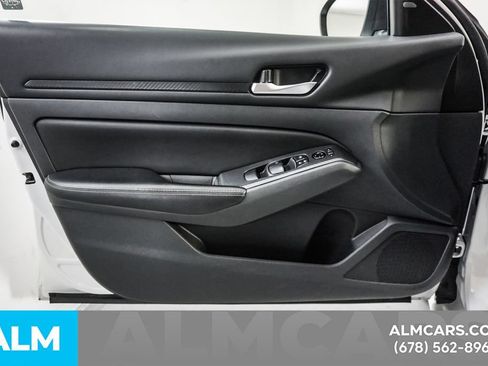 Used 2025 Nissan Altima 2.5 SV FWD image 48