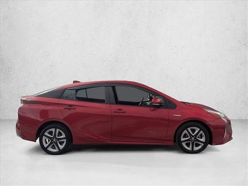 Used 2018 Toyota Prius Four Touring image 4