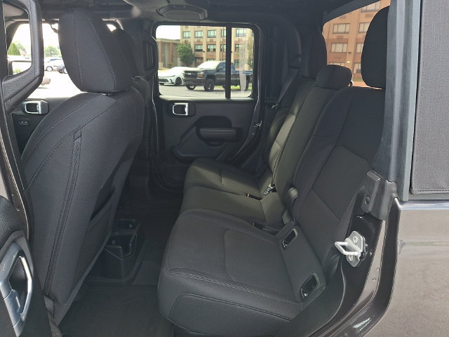 Used 2022 Jeep Gladiator Sport AWD/4WD image 10