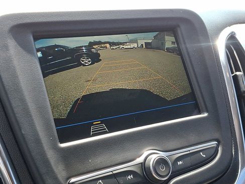 Used 2019 Chevrolet Equinox LT AWD/4WD image 17