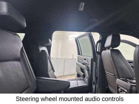 Used 2025 GMC Yukon XL Denali AWD/4WD image 29