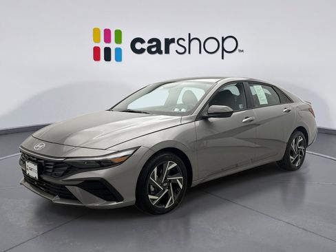Used 2025 Hyundai Elantra Sport FWD image 1