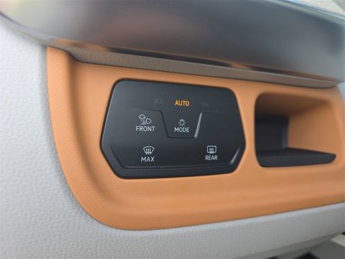 New 2025 Volkswagen ID. Buzz 1st Edition image 31