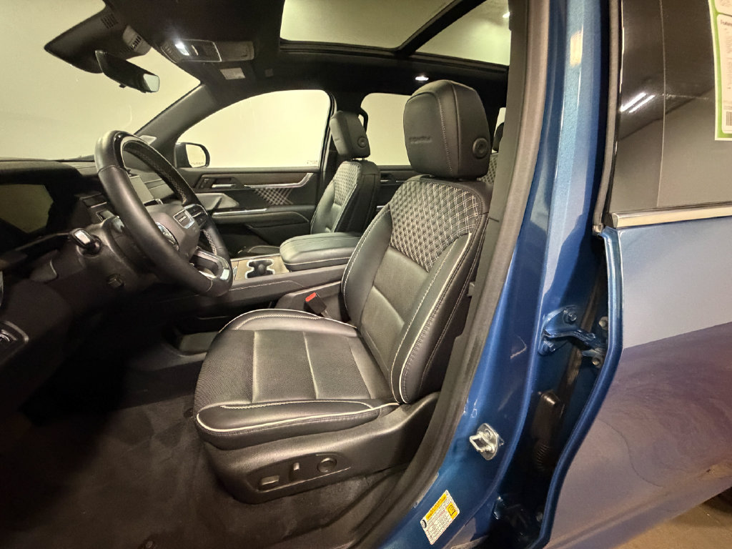 Used 2024 GMC Acadia Denali w/ Super Cruise Package AWD/4WD image 12