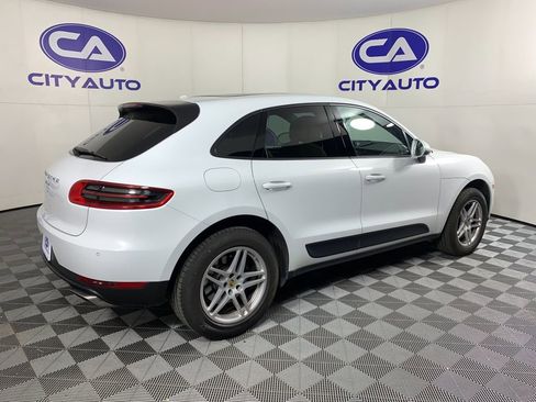 Used 2017 Porsche Macan Base image 3