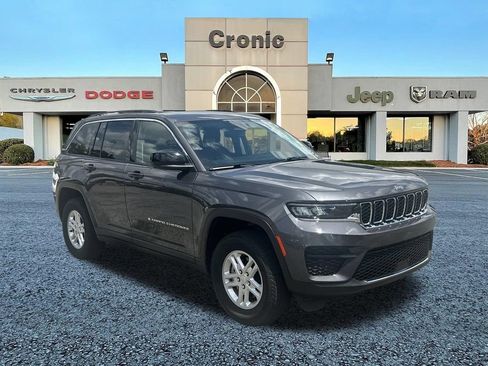 Used 2023 Jeep Grand Cherokee Laredo AWD/4WD image 1