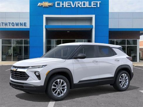 New 2026 Chevrolet TrailBlazer LS image 2