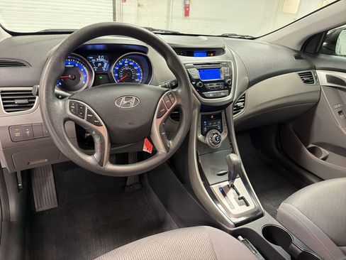 Used 2013 Hyundai Elantra FWD image 27