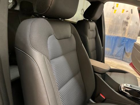 Used 2024 Chevrolet Trax LT w/ Driver Confidence Package FWD image 30