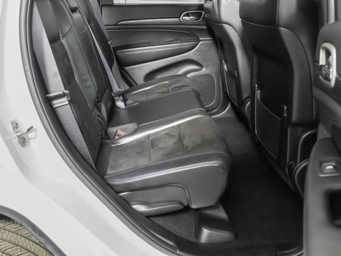 Used 2019 Jeep Grand Cherokee Altitude RWD image 40