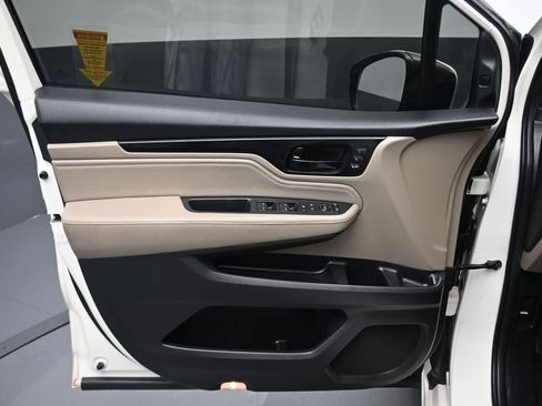 Used 2018 Honda Odyssey Elite image 9