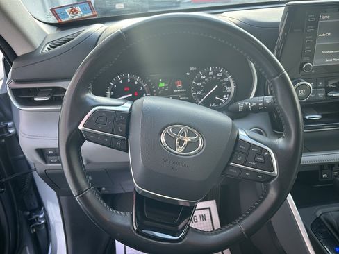 Used 2020 Toyota Highlander XLE image 20