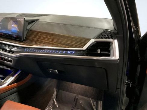 Used 2023 BMW X7 xDrive40i w/ Executive Package image 17