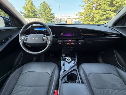 Used 2024 Kia Niro Wind FWD image 2