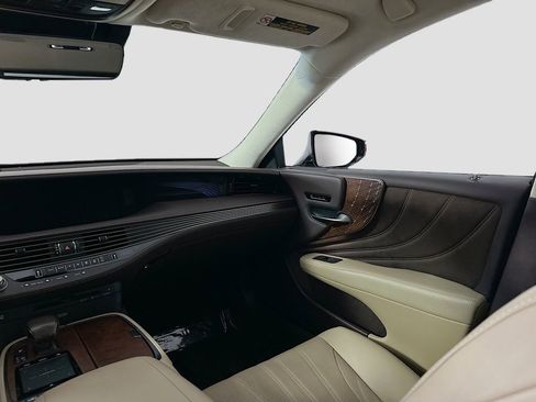 Used 2019 Lexus LS 500 image 25