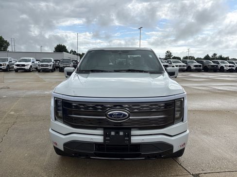 Used 2023 Ford F150 Lightning Platinum AWD/4WD image 2