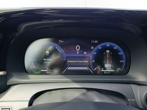 Used 2023 Toyota Crown Platinum image 22